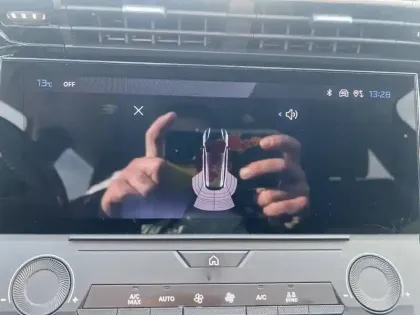 Photo 13 Peugeot 308  SW BlueHDi 130ch S&S EAT8