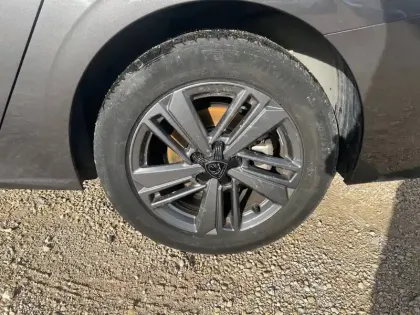 Photo 10 Peugeot 308  SW BlueHDi 130ch S&S EAT8