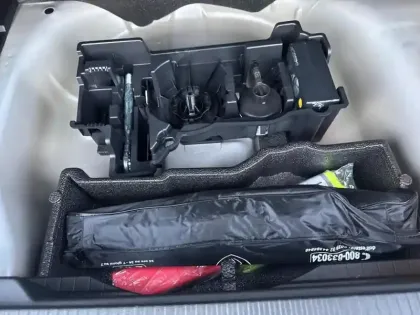 Photo 26 Peugeot 2008  Hybrid 145 e-DCS6 Allure