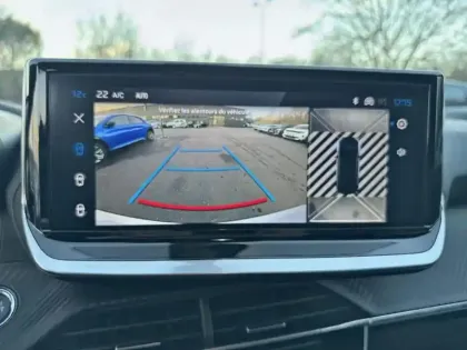 Photo 25 Peugeot 2008  Hybrid 145 e-DCS6 Allure