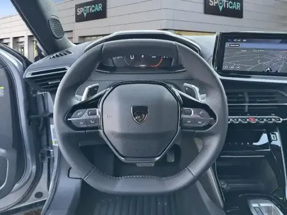 Photo 11 Peugeot 2008  Hybrid 145 e-DCS6 Allure