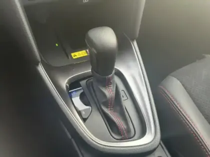 Photo 23 Toyota Yaris Hybride 1.5 HYBRID 130H GR SPORT Pack Techno