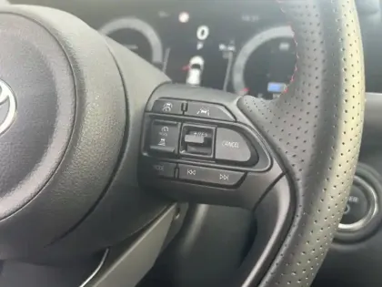 Photo 18 Toyota Yaris Hybride 1.5 HYBRID 130H GR SPORT Pack Techno