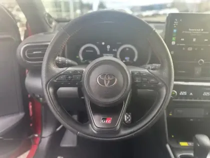 Photo 16 Toyota Yaris Hybride 1.5 HYBRID 130H GR SPORT Pack Techno