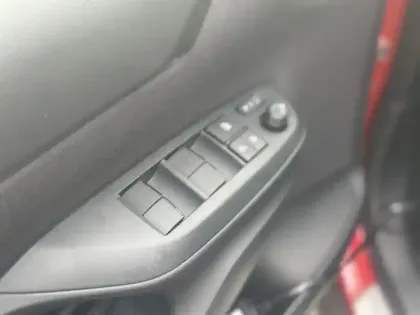 Photo 13 Toyota Yaris Hybride 1.5 HYBRID 130H GR SPORT Pack Techno