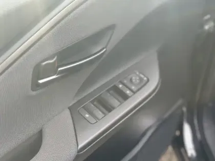 Photo 11 Toyota C-HR 2.0 PHEV 225 Design Pack Confort