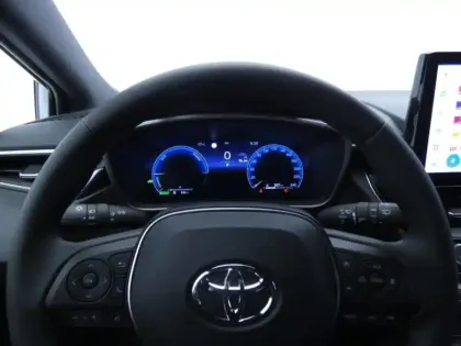 Photo 8 Toyota Corolla Hybride 1.8L 140h Design