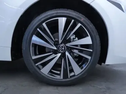 Photo 5 Toyota Corolla Hybride 1.8L 140h Design