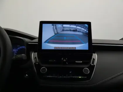 Photo 12 Toyota Corolla Hybride 1.8L 140h Design