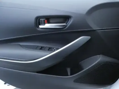 Photo 13 Toyota Corolla Hybride 1.8L 140h Design