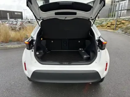 Photo 13 Toyota Yaris Hybride 1.5 HYBRID 116H DESIGN