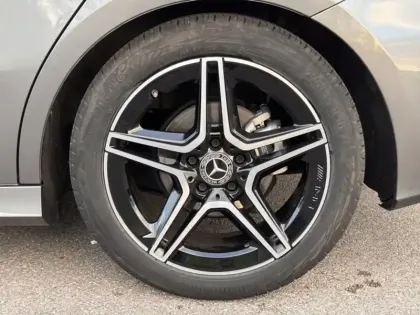 Photo 61 Mercedes Classe A 200 d AMG Line