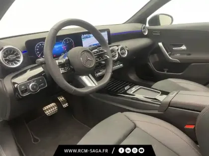 Photo 20 Mercedes Classe A 200 d AMG Line