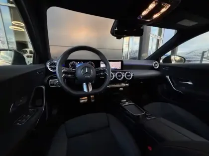 Photo 32 Mercedes Classe A 200 d AMG Line