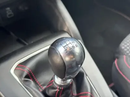 Photo 7 Ford Focus 1.0 Flexifuel mHEV 125ch ST-Line X