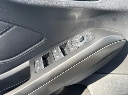 Photo 5 Ford Focus 1.0 Flexifuel mHEV 125ch ST-Line X