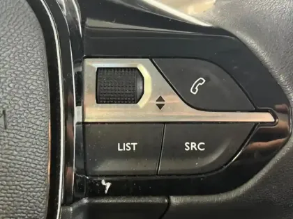 Photo 14 Peugeot 2008  1.2 PureTech 100ch S&S Active