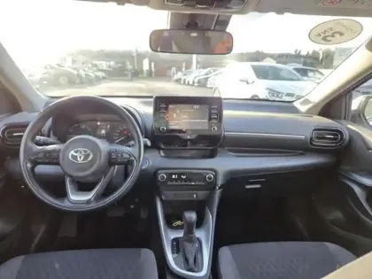 Photo 8 Toyota Yaris  116h Dynamic 5p MC24