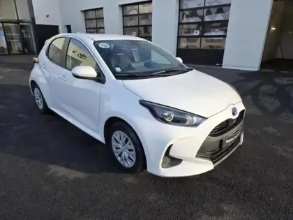 Photo 2 Toyota Yaris  116h Dynamic 5p MC24