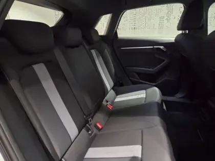 Photo 11 Audi A3  Sportback 35 TFSI 150ch Mild Hybrid Design S tronic 7