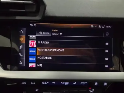 Photo 7 Audi A3  Sportback 35 TFSI 150ch Mild Hybrid Design S tronic 7