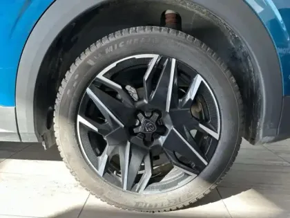 Photo 7 Peugeot 3008  1.2 Hybrid 136ch GT e-DCS6