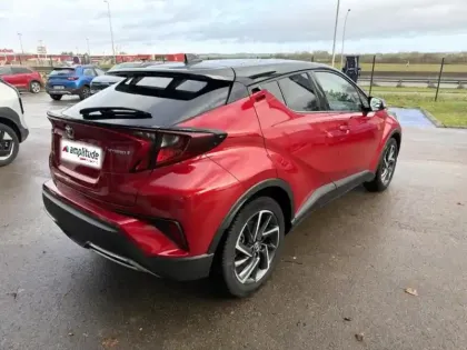 Photo 4 Toyota C-HR  2.0 Hybride 184ch Design Ultimate E-CVT