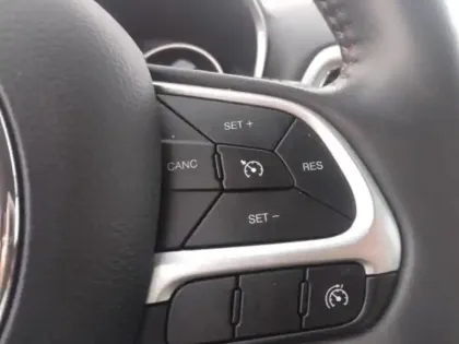 Photo 13 Jeep Compass  1.4 MultiAir II 140ch Longitude Business 4x2