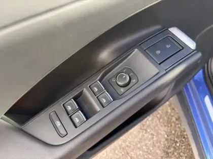 Photo 8 Volkswagen T-roc  1.5 eTSI 150ch R-Line DSG7