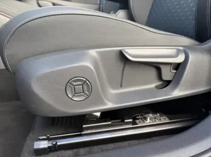 Photo 11 Volkswagen T-roc  1.5 eTSI 150ch R-Line DSG7