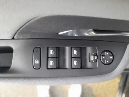 Photo 5 Opel Mokka  Electric 136ch Elegance