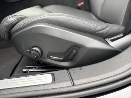 Photo 12 Volvo V60  B4 197ch Ultra Style Dark DCT 7