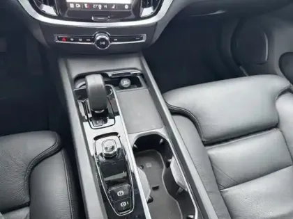 Photo 14 Volvo V60  B4 197ch Ultra Style Dark DCT 7