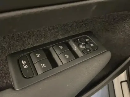 Photo 11 Volvo C40  Recharge 231ch Start