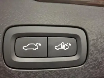 Photo 14 Volvo V60  B4 197ch Plus Style Dark DCT 7