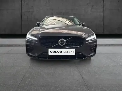 Photo 1 Volvo V60  B4 197ch Plus Style Dark DCT 7