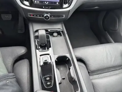 Photo 12 Volvo V60  B4 197ch Plus Style Dark DCT 7