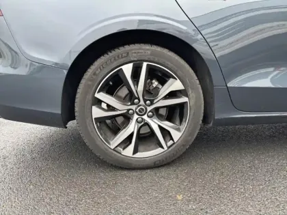 Photo 10 Volvo V60  B4 197ch Plus Style Dark DCT 7