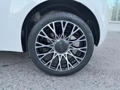 Photo 10 Fiat 500  1.0 70ch BSG S&S Dolcevita