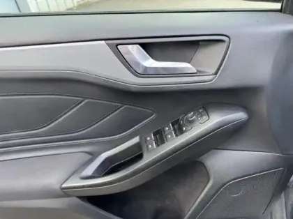 Photo 12 Ford Focus  1.0 Flexifuel mHEV 125ch ST-Line Style