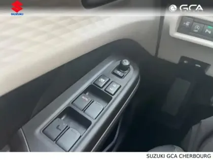 Photo 11 Suzuki Swift  1.2 Hybrid 83ch Pack