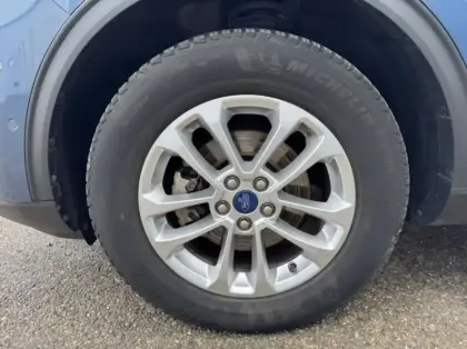 Photo 10 Ford Kuga  2.5 Duratec 190ch FHEV E85 Titanium BVA