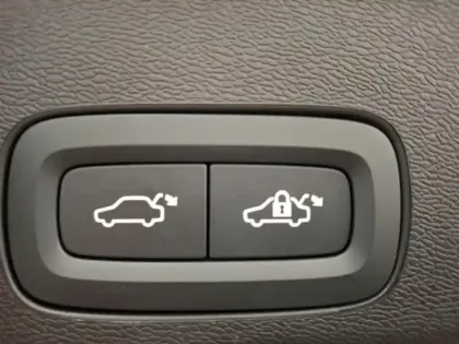 Photo 14 Volvo Xc60  T6 Hybride Rechargeable 350ch Ultra Style Chrome Geartronic 8 AWD