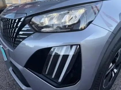 Photo 12 Peugeot 2008  1.2 Hybrid 136ch Allure e-DCS6