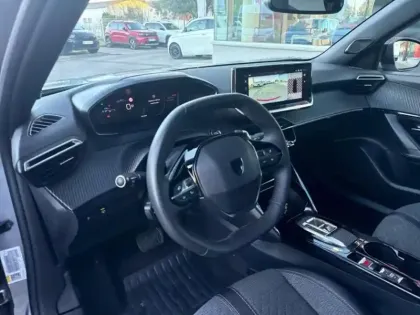 Photo 13 Peugeot 2008  1.2 Hybrid 136ch Allure e-DCS6