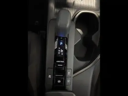 Photo 12 Toyota C-HR  2.0 Hybride 200ch Design NG23