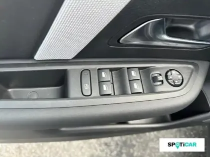 Photo 13 Citroën C4  1.2 Hybride 145ch S&S MAX Automatique