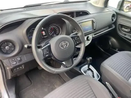 Photo 8 Toyota Yaris  100h Dynamic 5p MY19