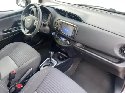 Photo 9 Toyota Yaris  100h Dynamic 5p MY19