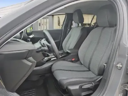 Photo 6 Peugeot 208  1.2 Hybrid 110ch Allure e-DCS6